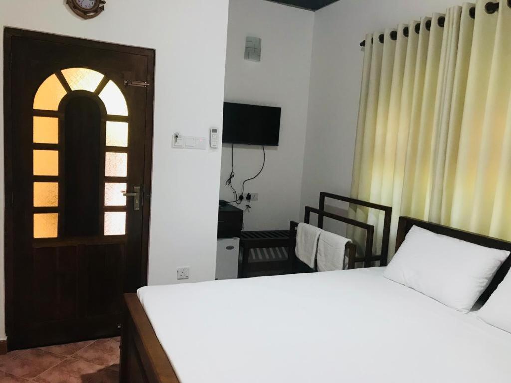 Langama Thena - ළඟම තැන Hotel Holambra Exterior foto