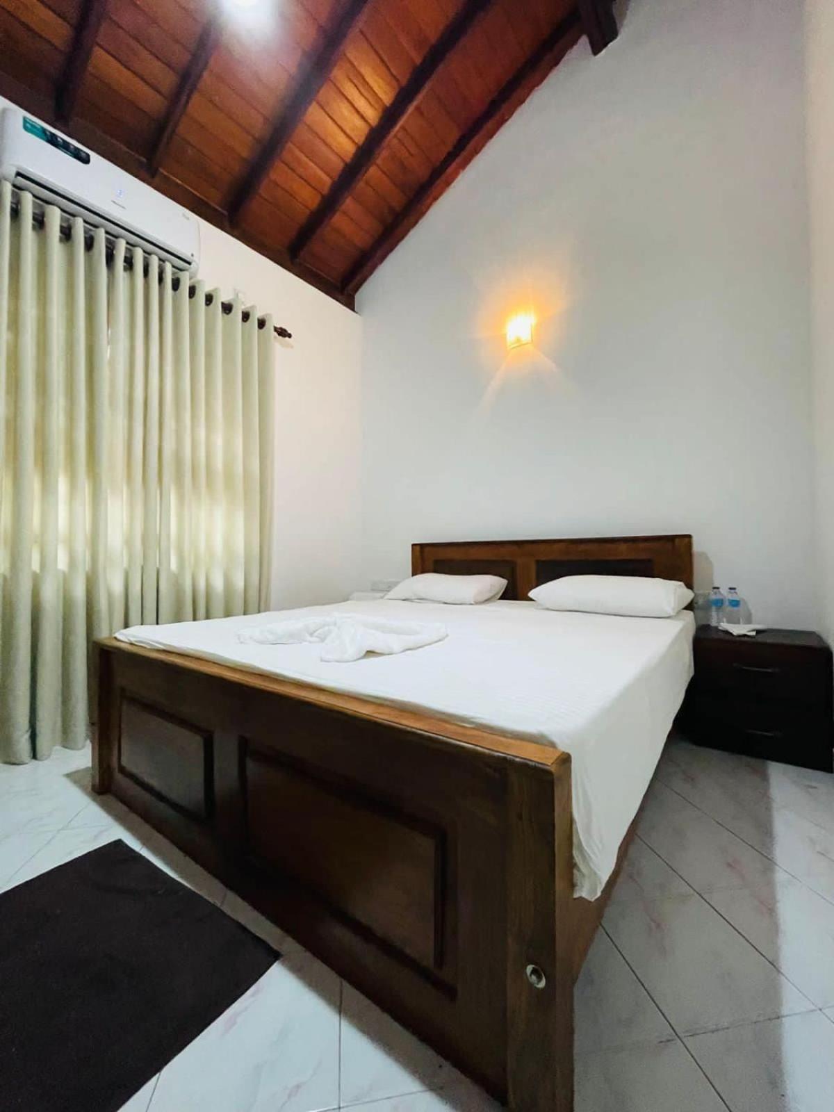 Langama Thena - ළඟම තැන Hotel Holambra Exterior foto